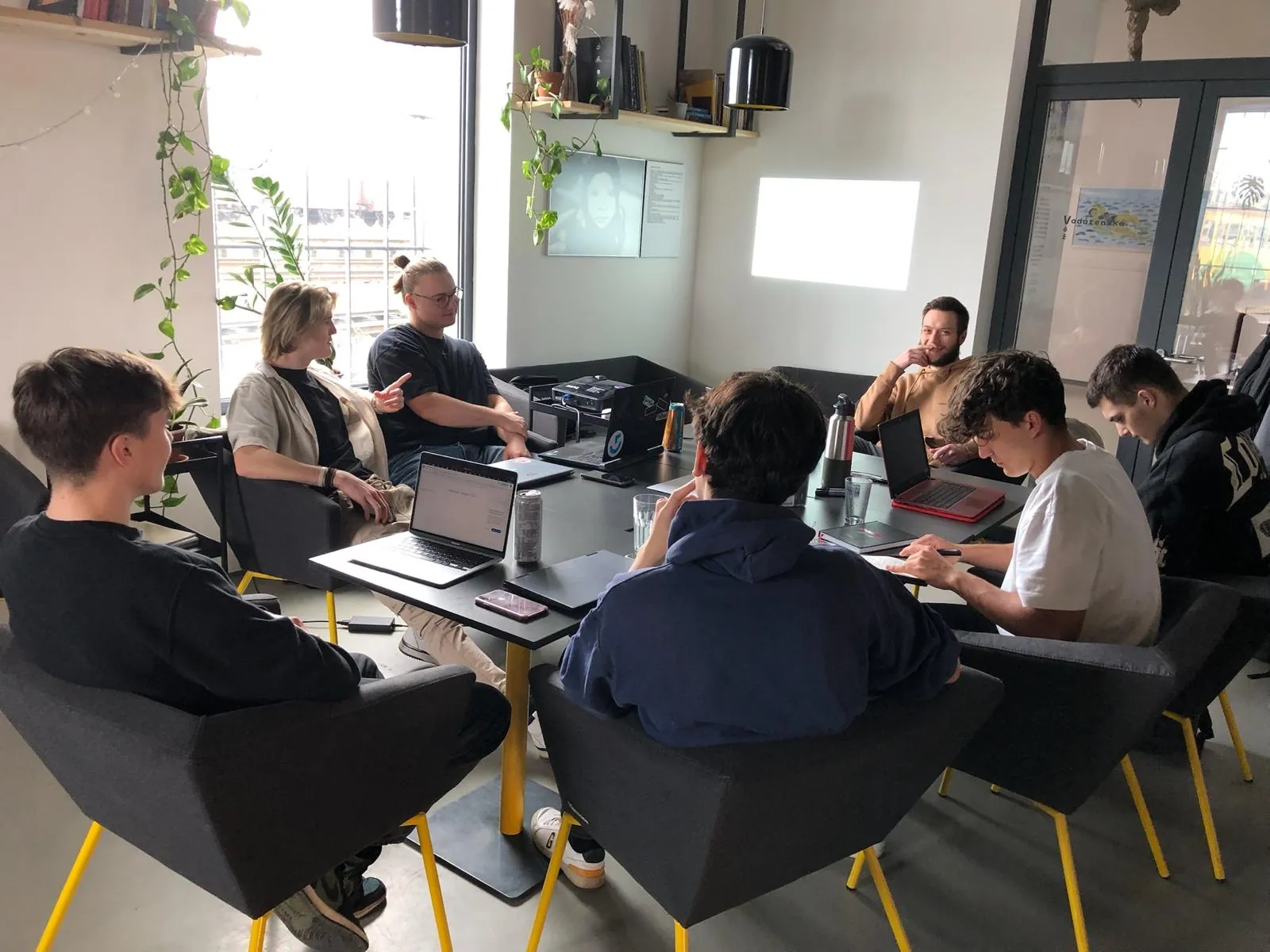 Firmoškola studenti